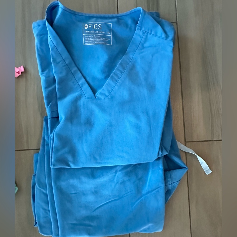 Figs scrubs